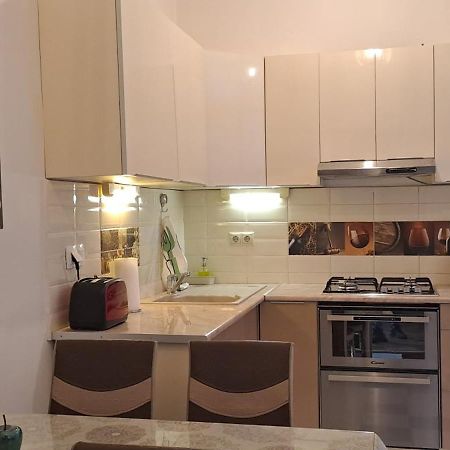 Center Royalty Apartment Budapest Luaran gambar
