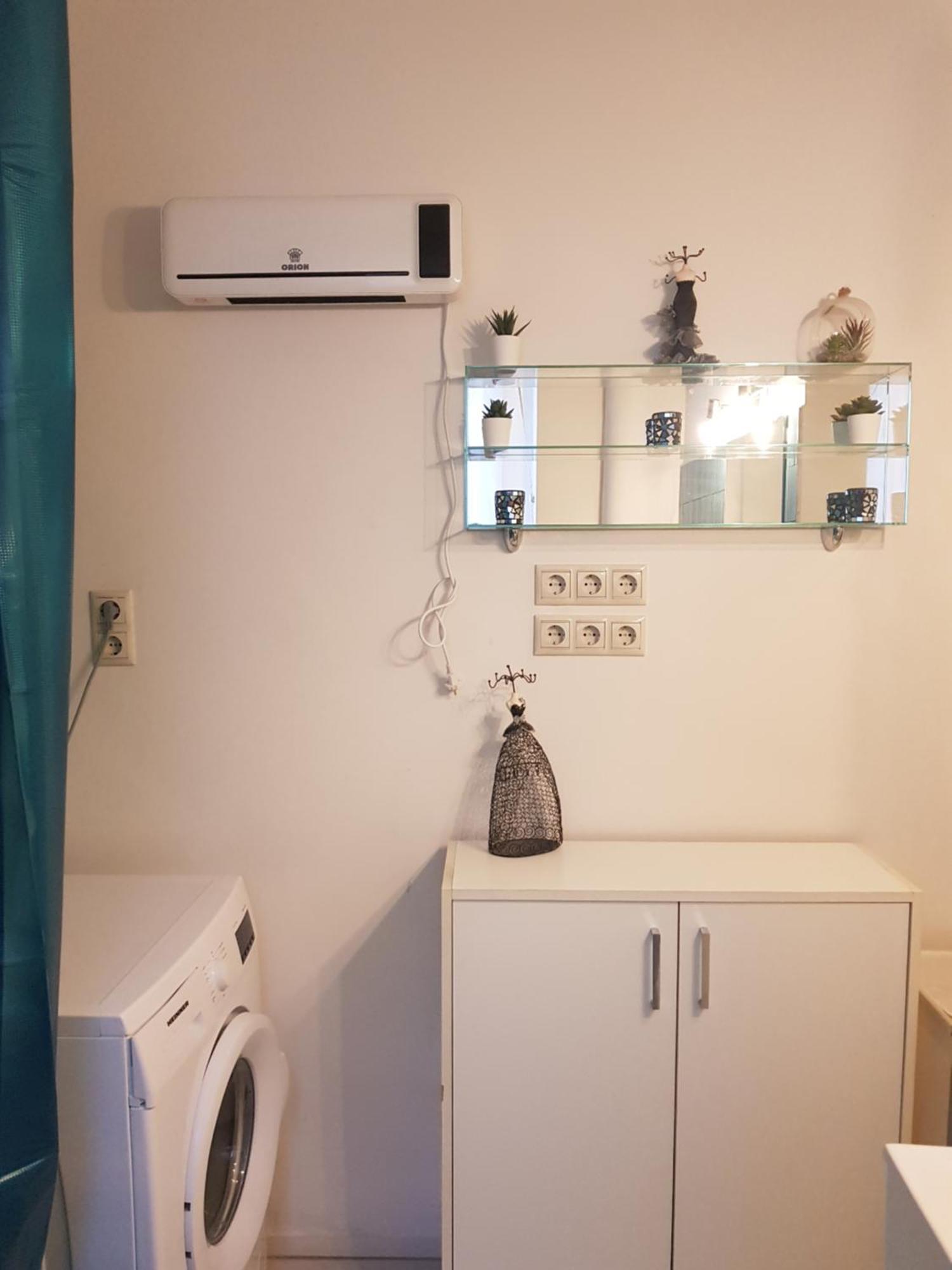 Center Royalty Apartment Budapest Luaran gambar